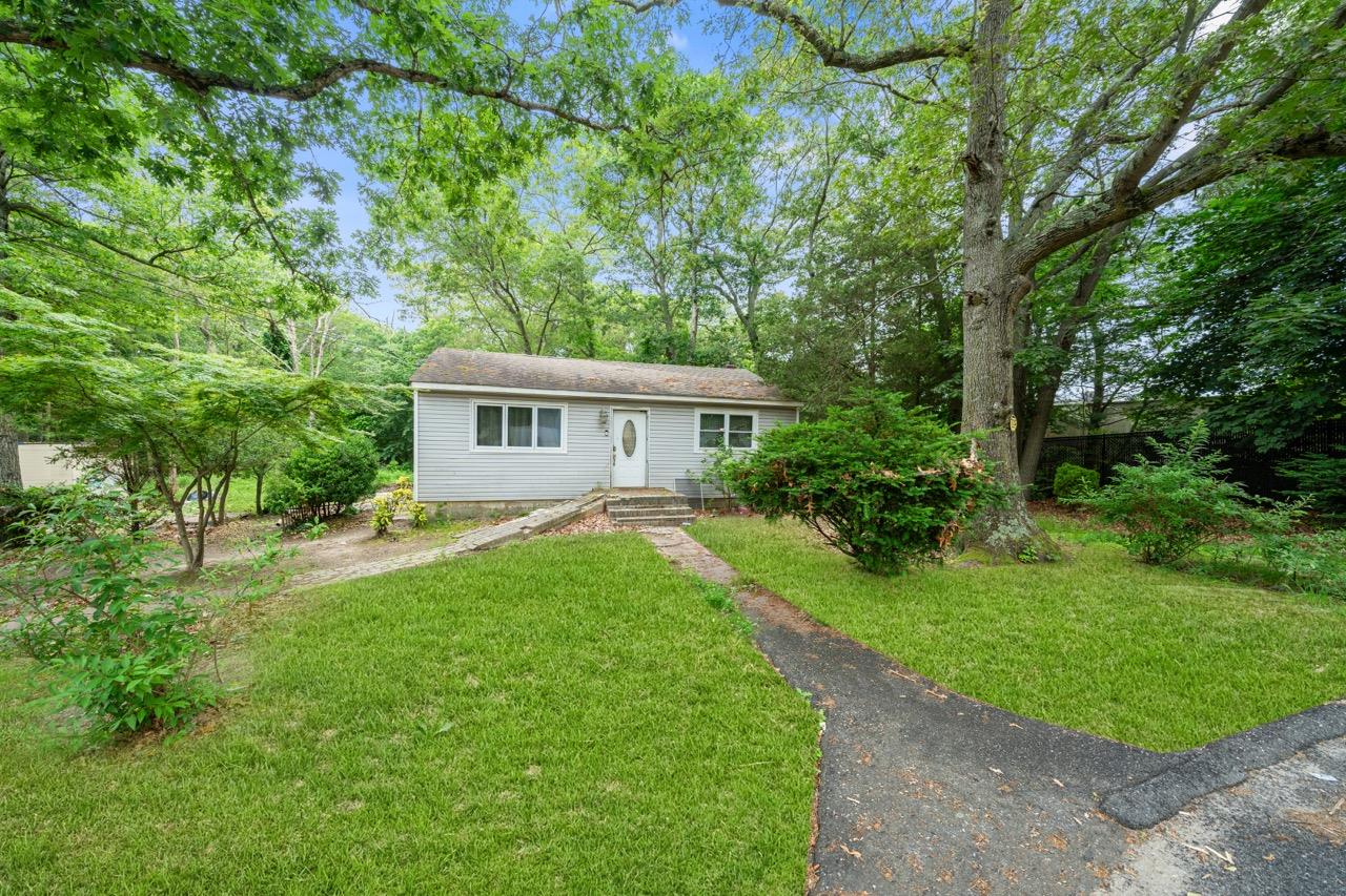 #1 photo, 16 Fife Drive, Coram , NY 11727