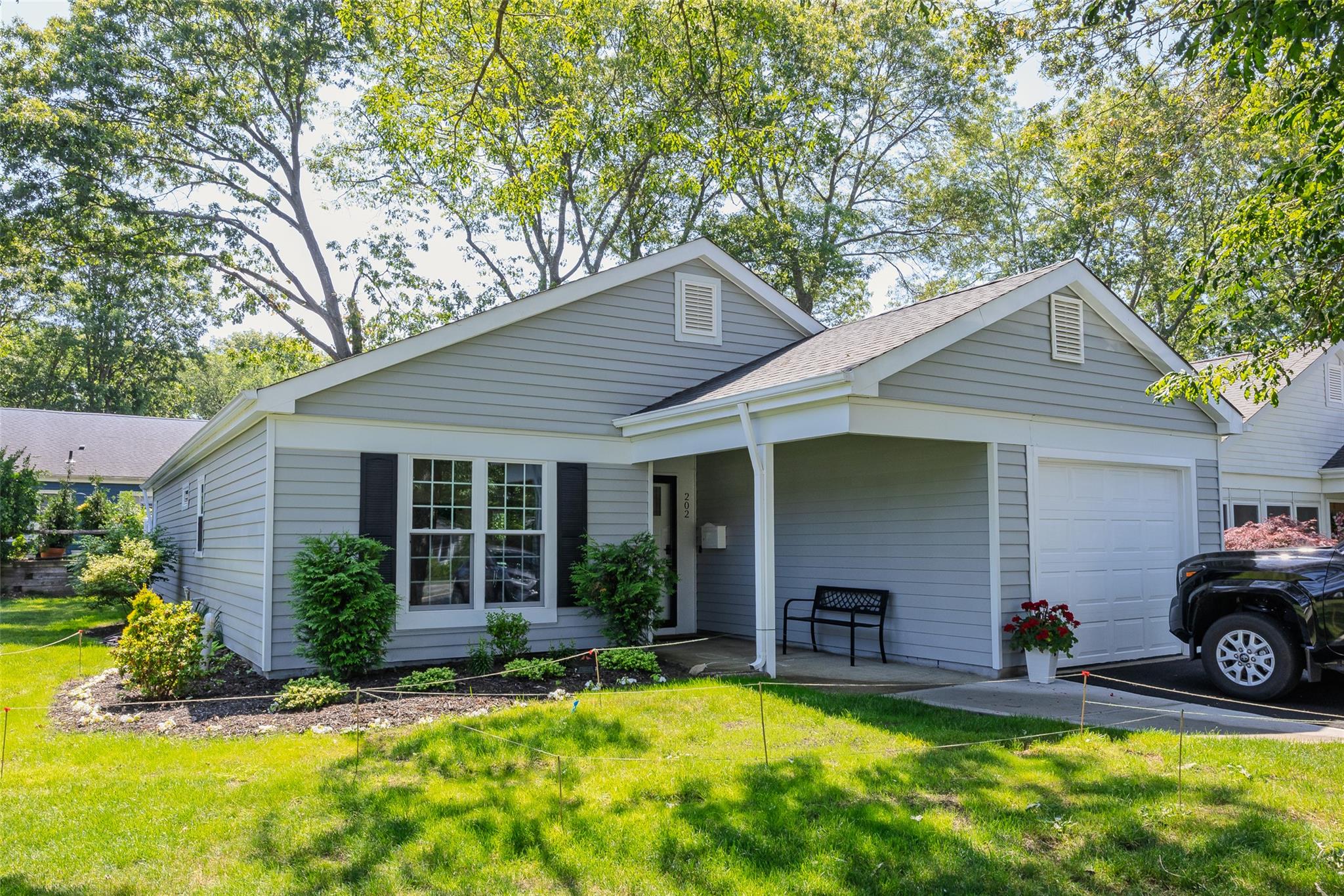 #1 photo, 202 Kingston Drive, 東長島 Ridge , NY 11961