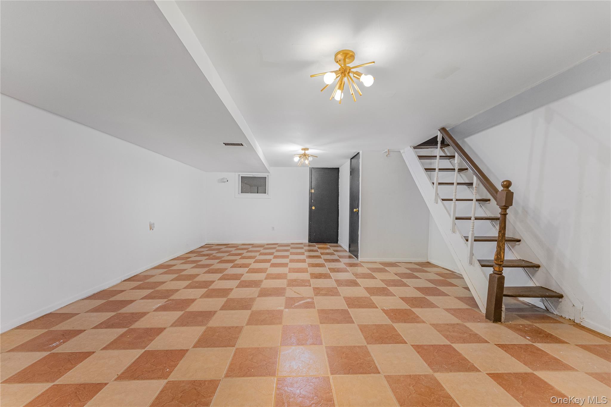 #11 photo, 85-06 122nd Street, クイーンズ区 Kew Gardens , NY 11415