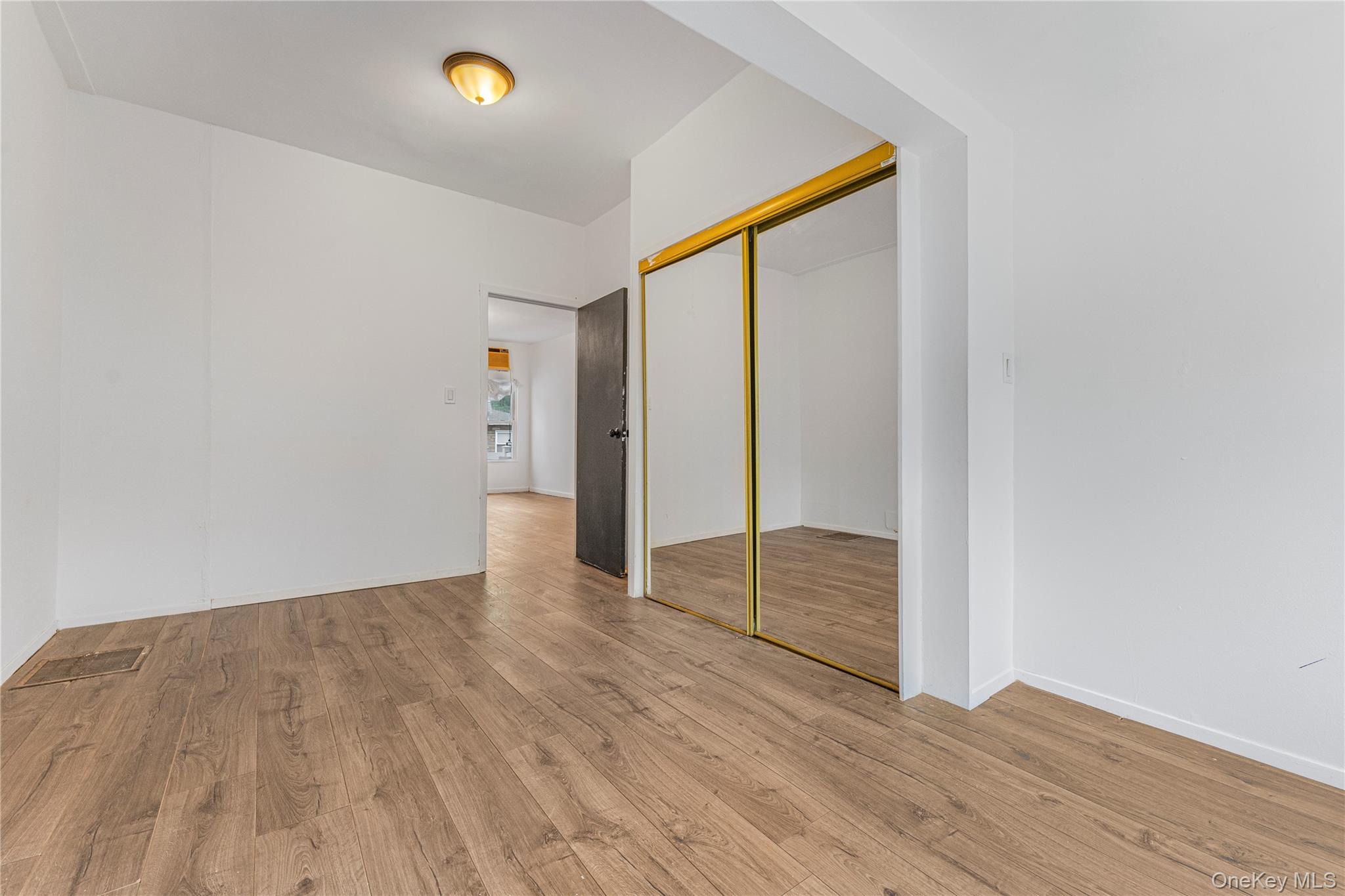 #6 photo, 85-06 122nd Street, クイーンズ区 Kew Gardens , NY 11415