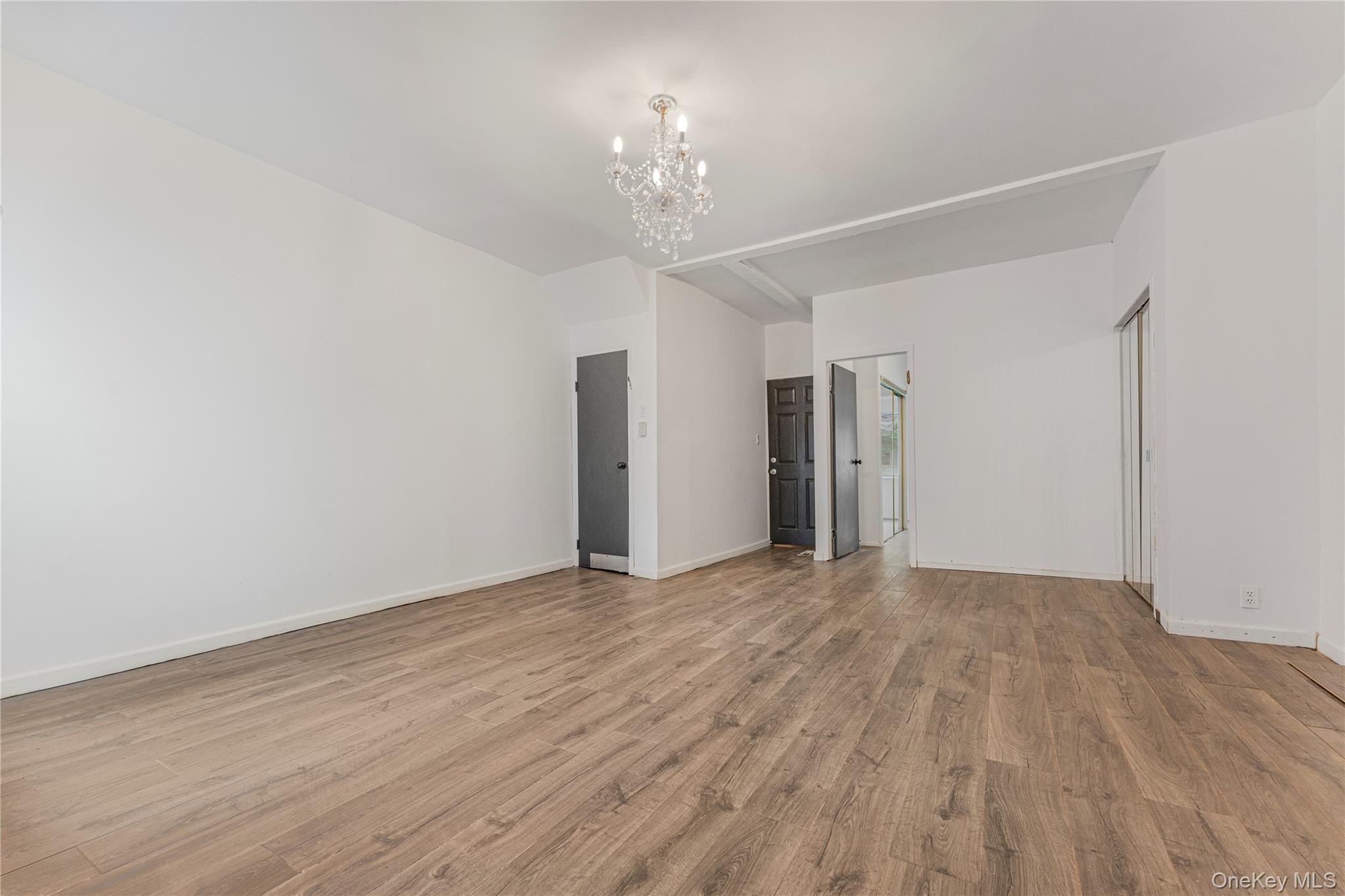 #7 photo, 85-06 122nd Street, クイーンズ区 Kew Gardens , NY 11415