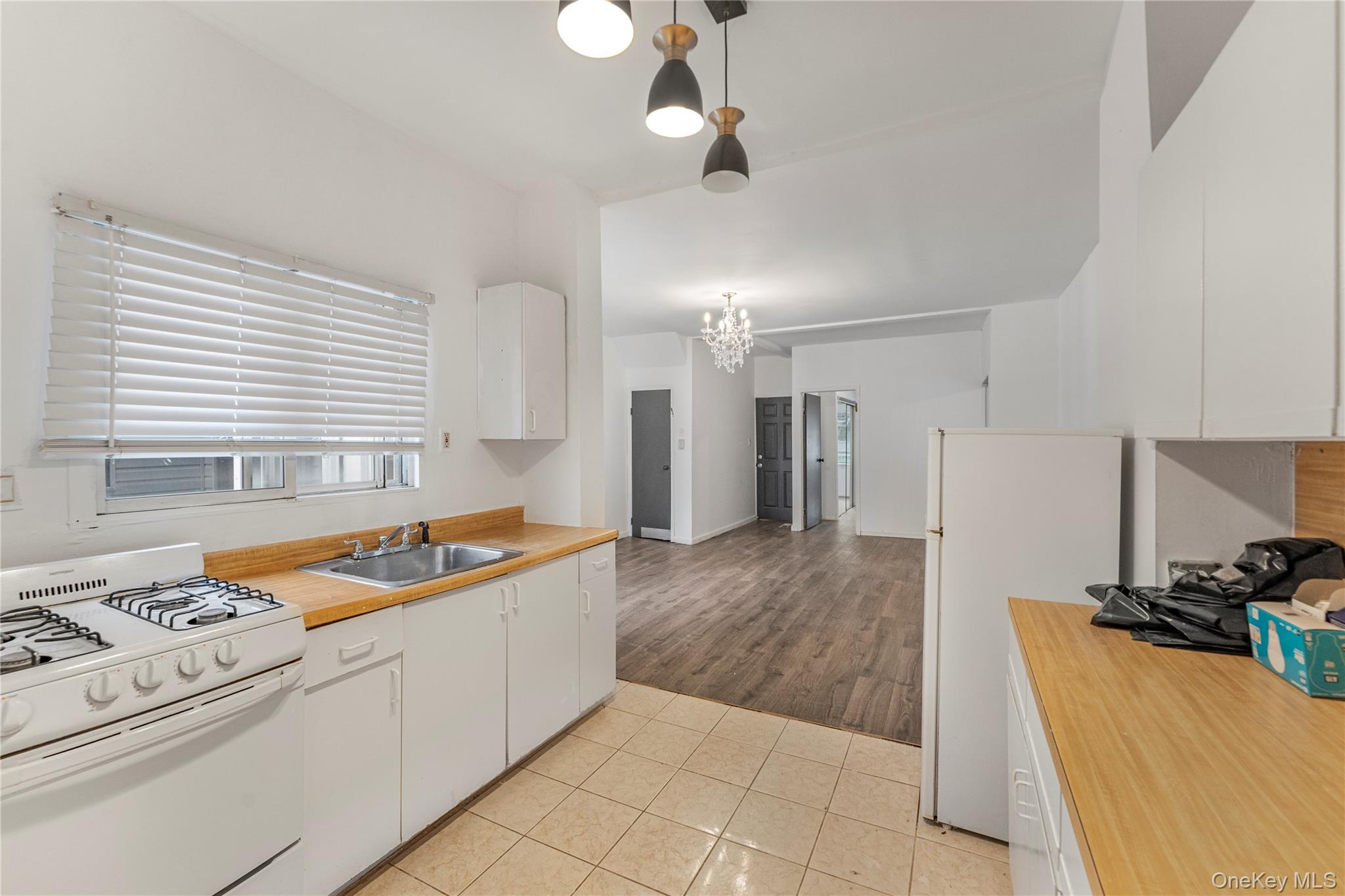 #8 photo, 85-06 122nd Street, クイーンズ区 Kew Gardens , NY 11415