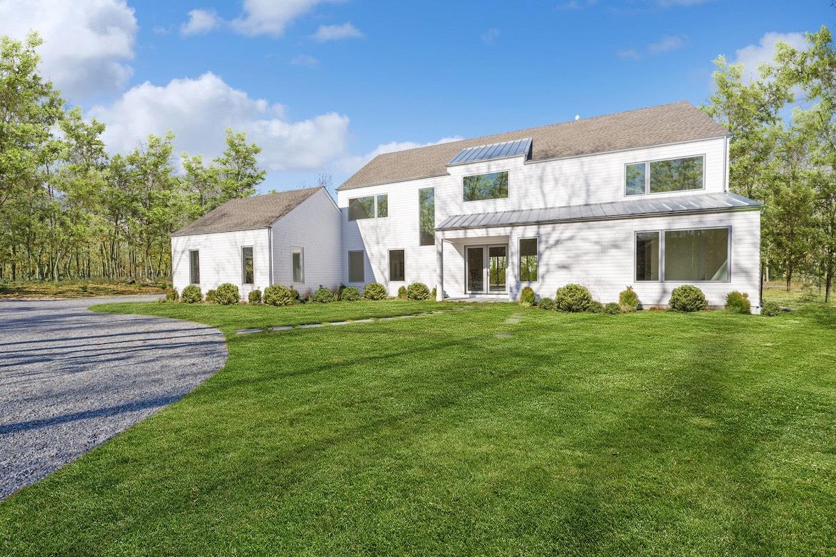 #1 photo, 10 Broadwood Court, سوفولك Wainscott , NY 11975