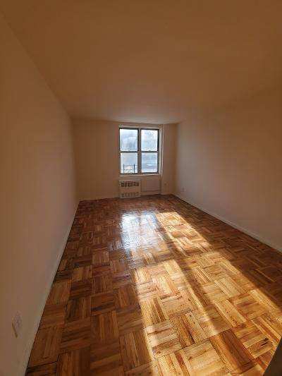 #1 photo, 9420 59 AVE, كوينز ELMHURST , NY 11373
