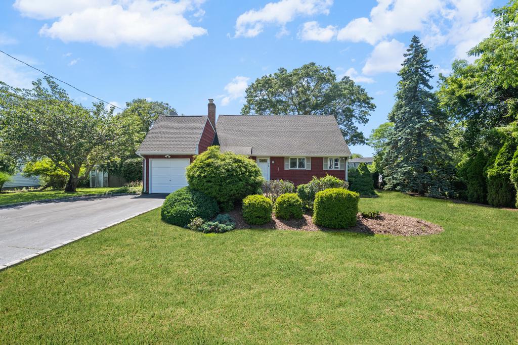 #1 photo, 360 Munsell Road, East Patchogue , NY 11772