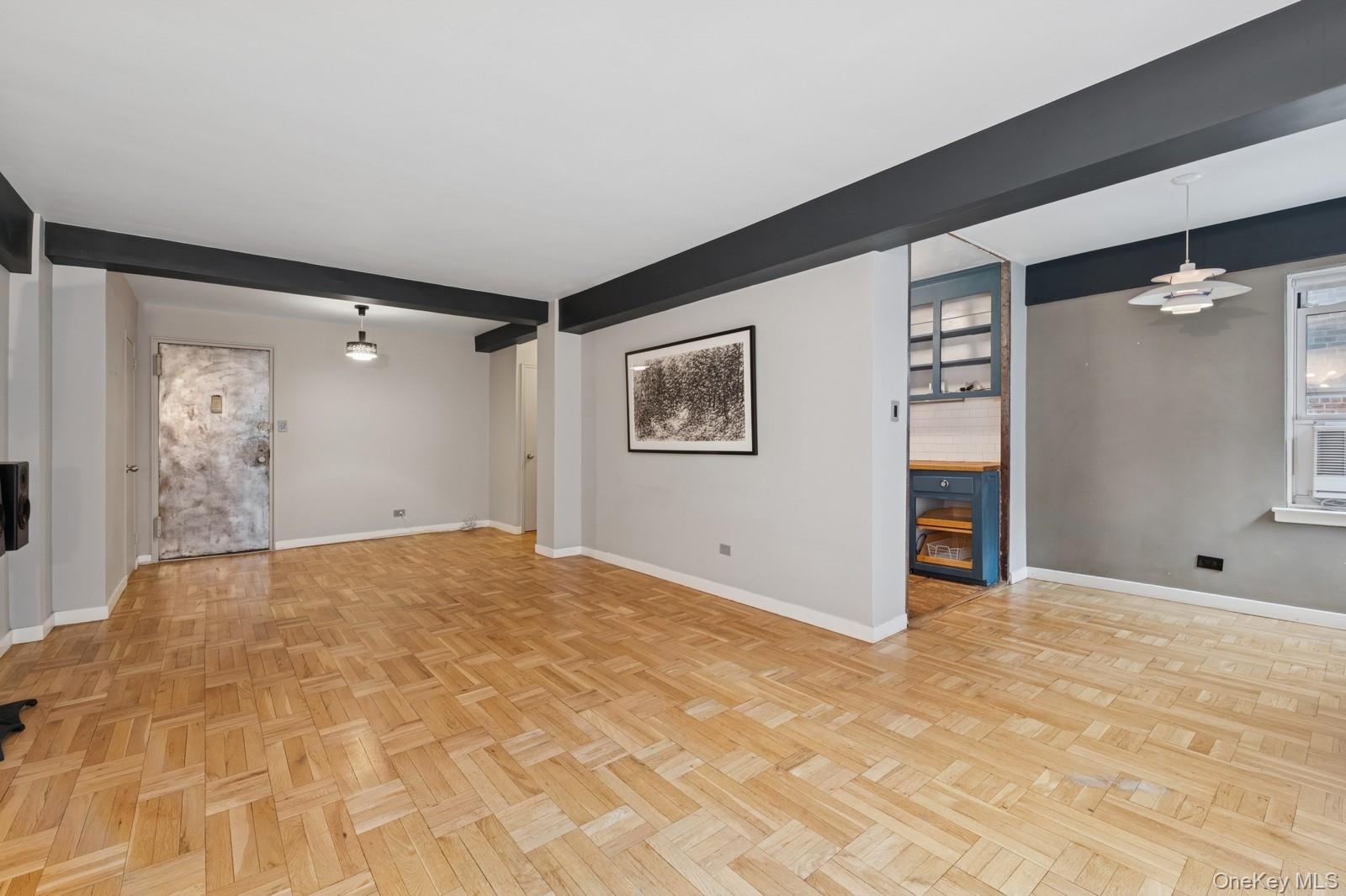 #7 photo, 110-20 71st Road, फॉरेस्ट हिल्स Forest Hills , NY 11375