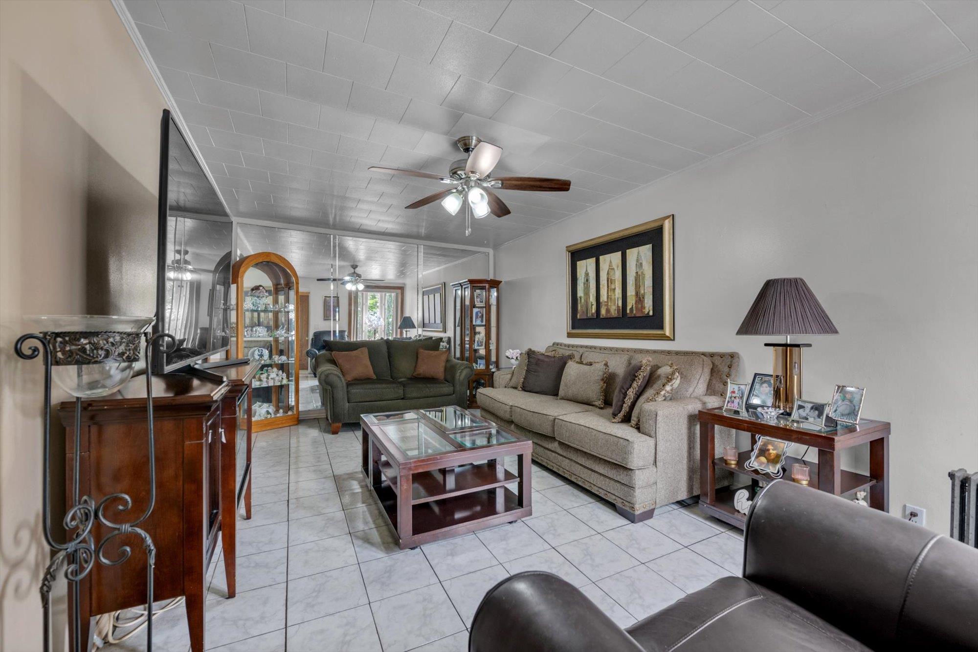 #5 photo, 6303 74th Street, クイーンズ区 Middle Village , NY 11379