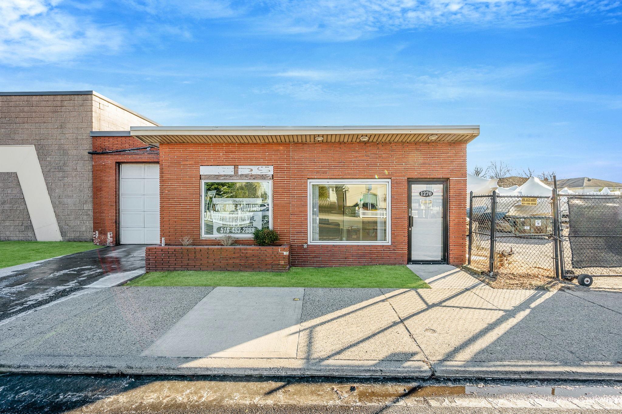 #1 photo, 1272 Montauk Highway, Copiague , NY 11726