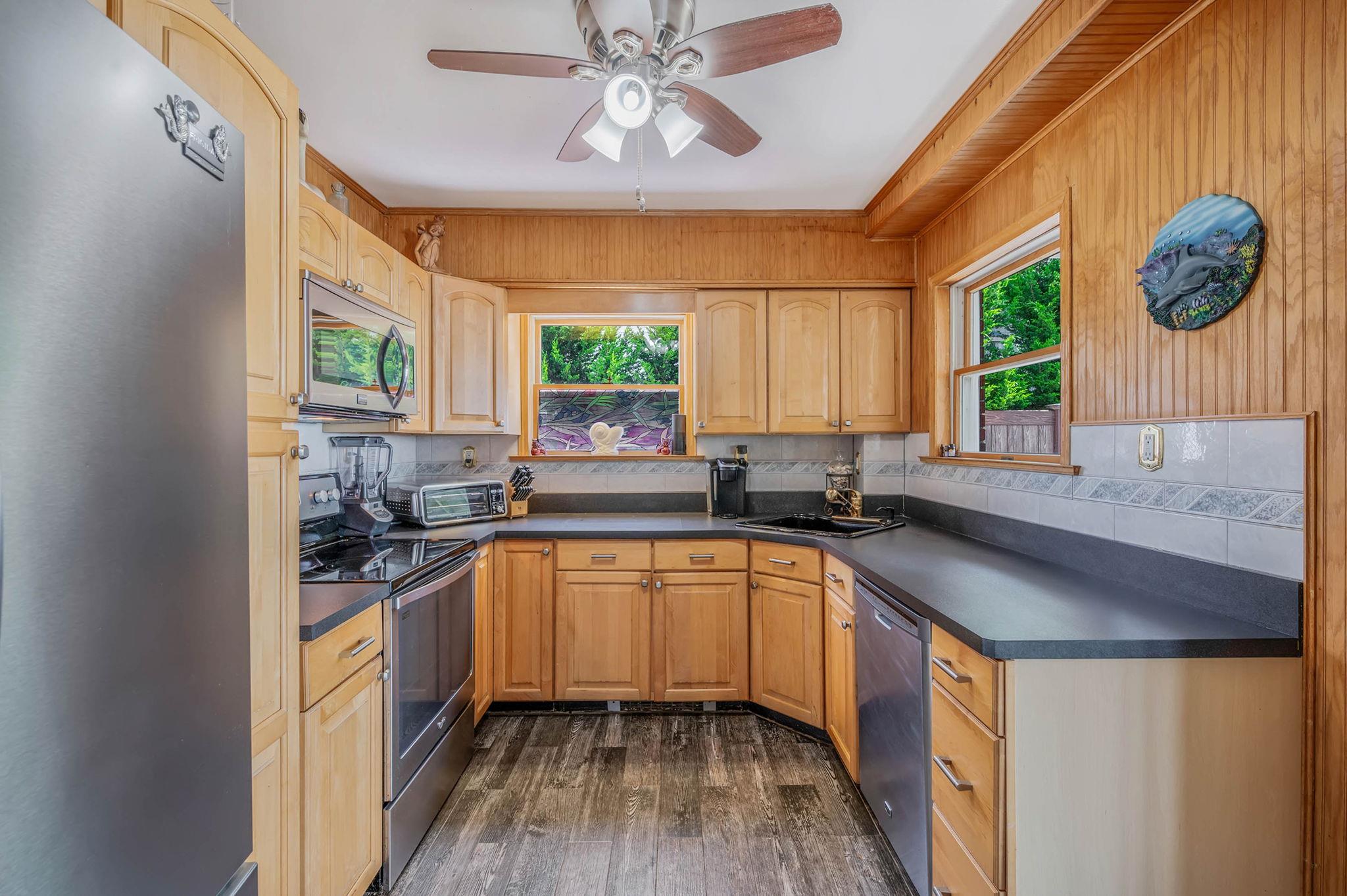 #11 photo, 87 E Shore Drive, サフォーク郡 Babylon , NY 11702