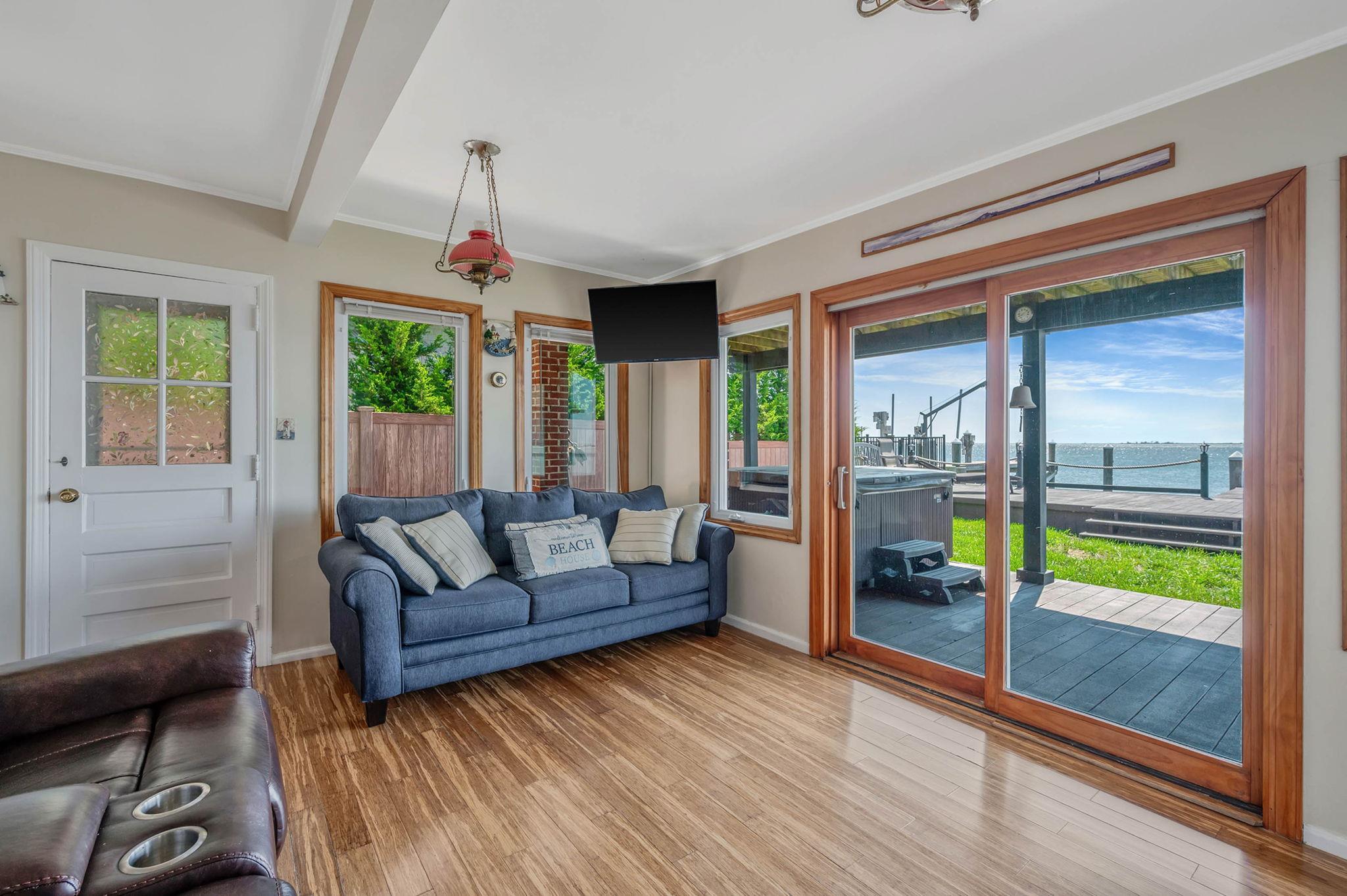 #17 photo, 87 E Shore Drive, サフォーク郡 Babylon , NY 11702