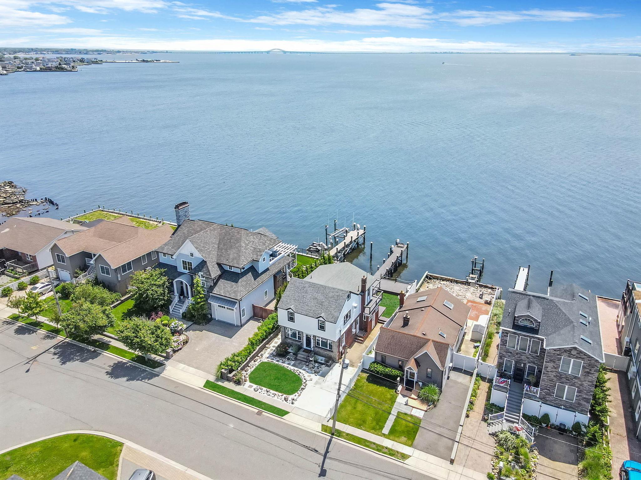 #4 photo, 87 E Shore Drive, サフォーク郡 Babylon , NY 11702