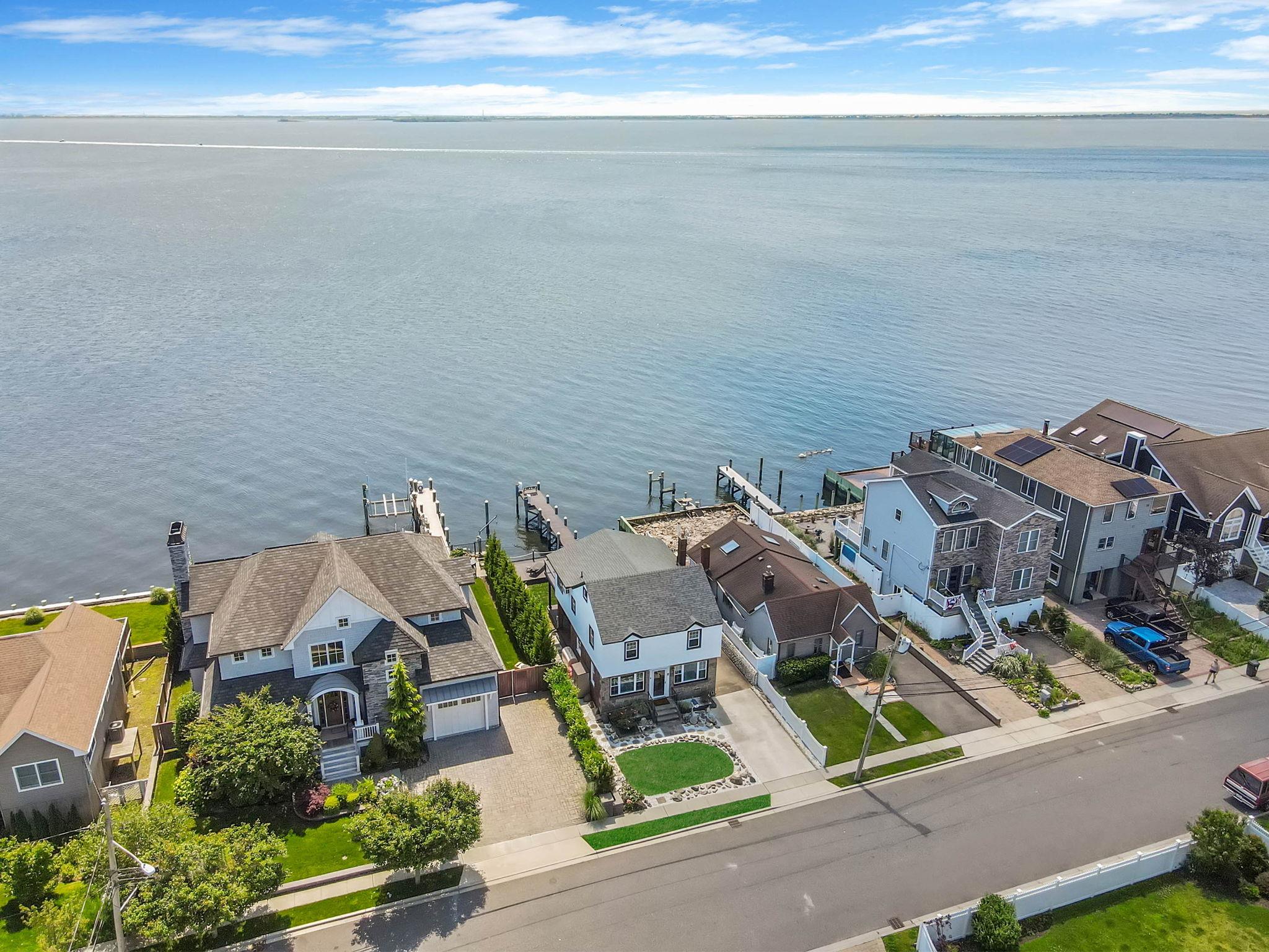 #5 photo, 87 E Shore Drive, サフォーク郡 Babylon , NY 11702