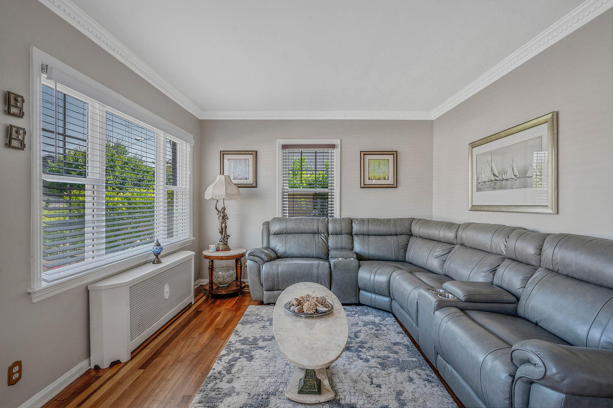 #7 photo, 87 E Shore Drive, サフォーク郡 Babylon , NY 11702