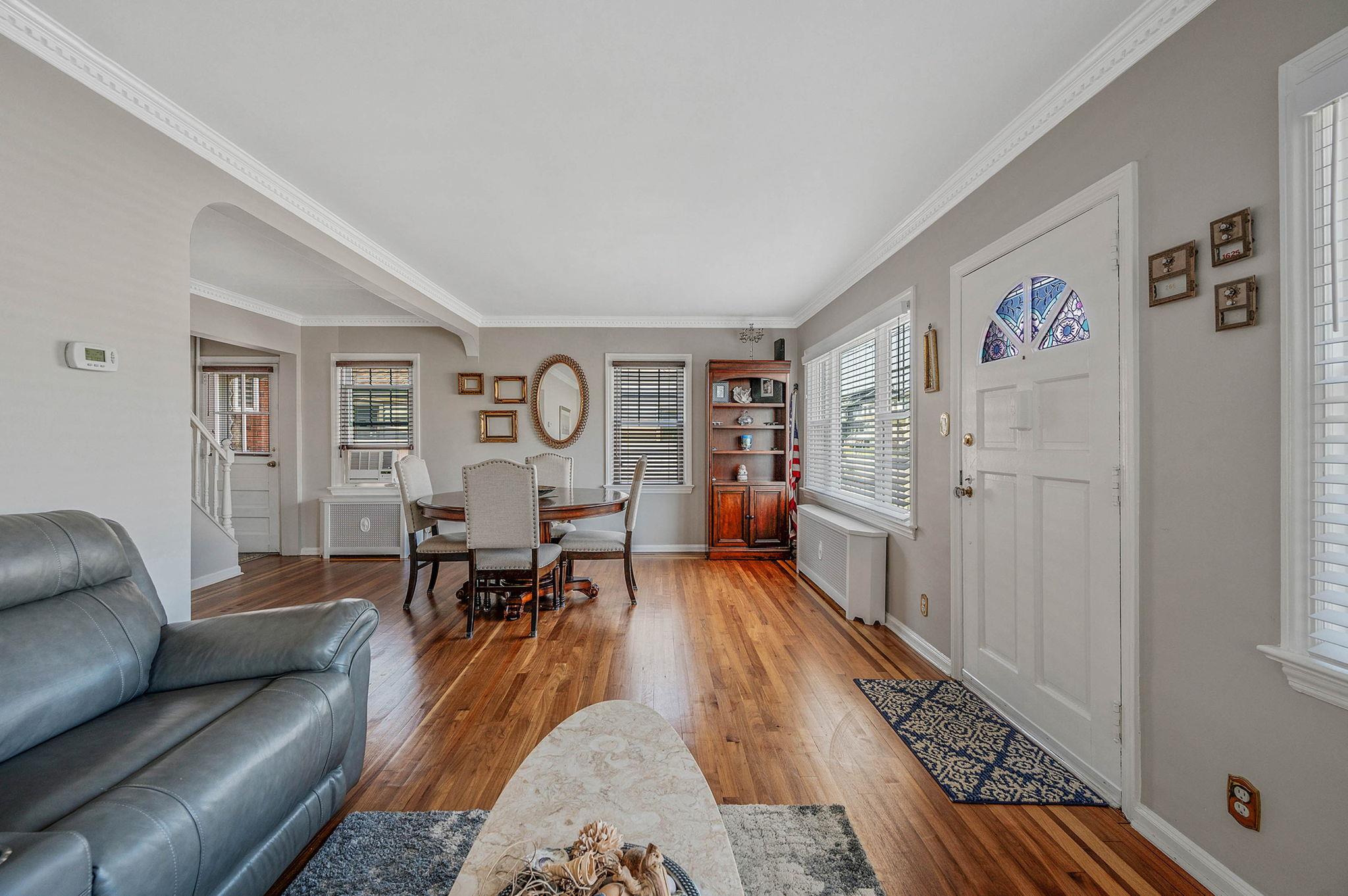 #8 photo, 87 E Shore Drive, サフォーク郡 Babylon , NY 11702