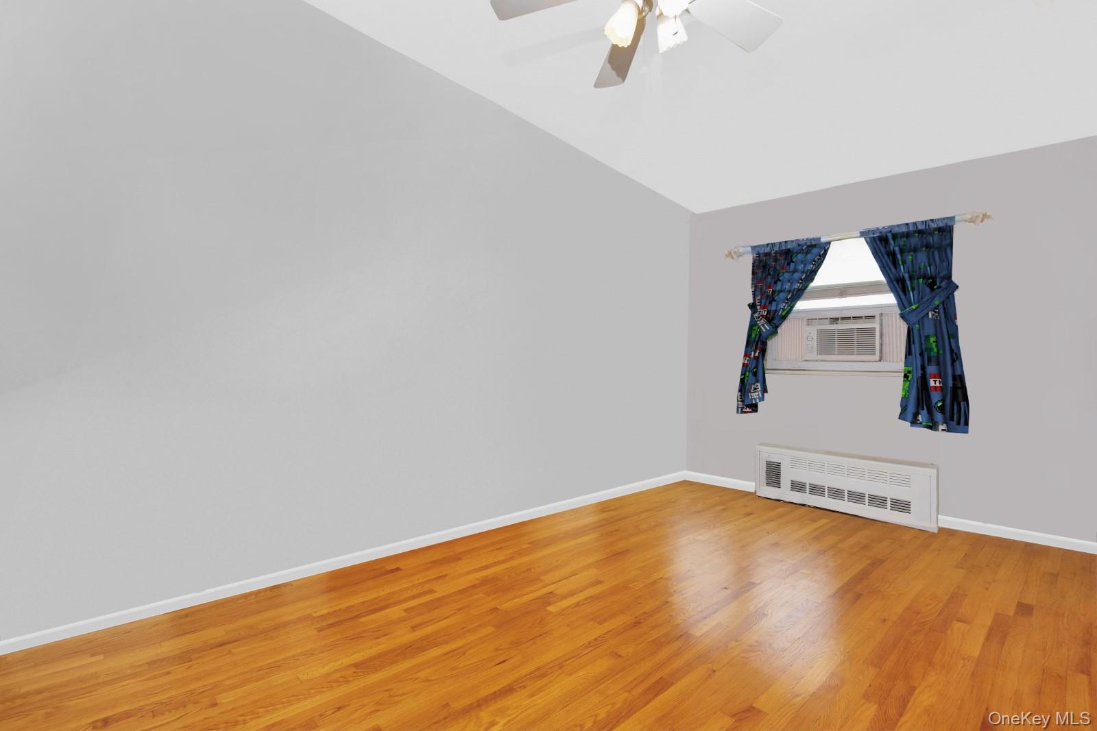 #13 photo, 66-48 73rd Place, クイーンズ区 Middle Village , NY 11379