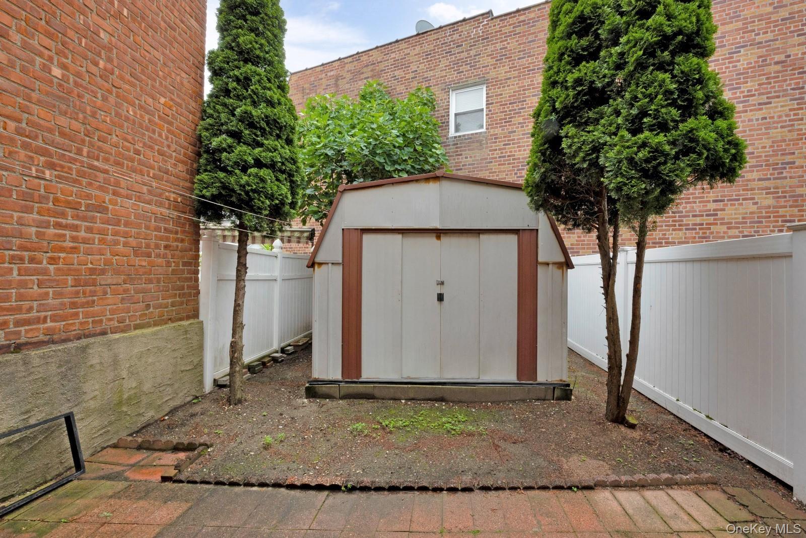 #16 photo, 66-48 73rd Place, クイーンズ区 Middle Village , NY 11379