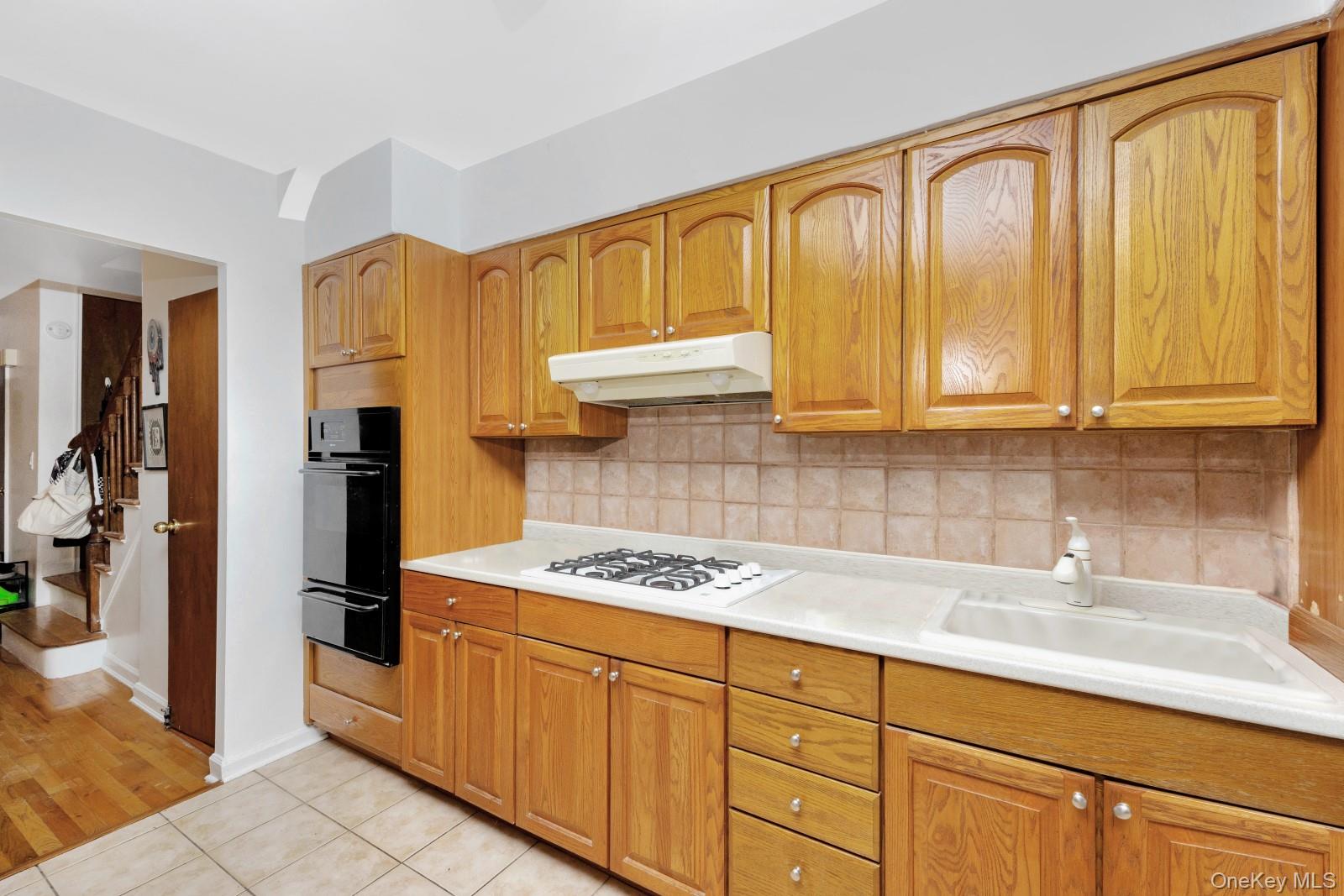 #9 photo, 66-48 73rd Place, クイーンズ区 Middle Village , NY 11379