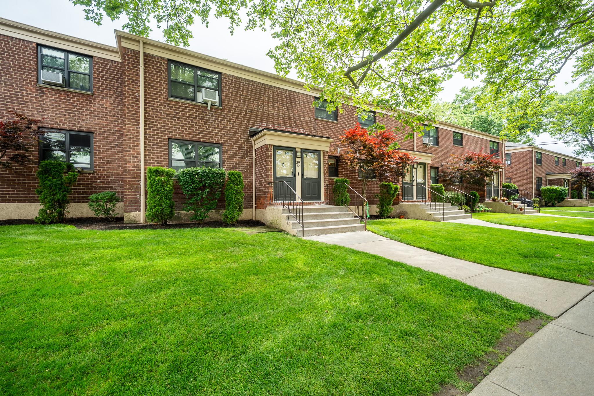 #2 photo, 218-12 73rd Avenue, Oakland Gardens , NY 11364