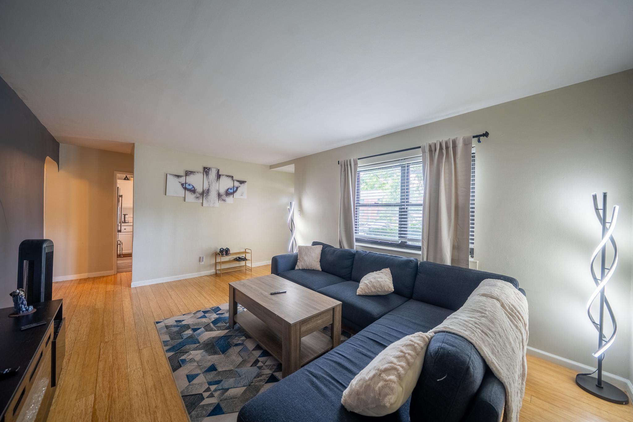 #6 photo, 218-12 73rd Avenue, Oakland Gardens , NY 11364