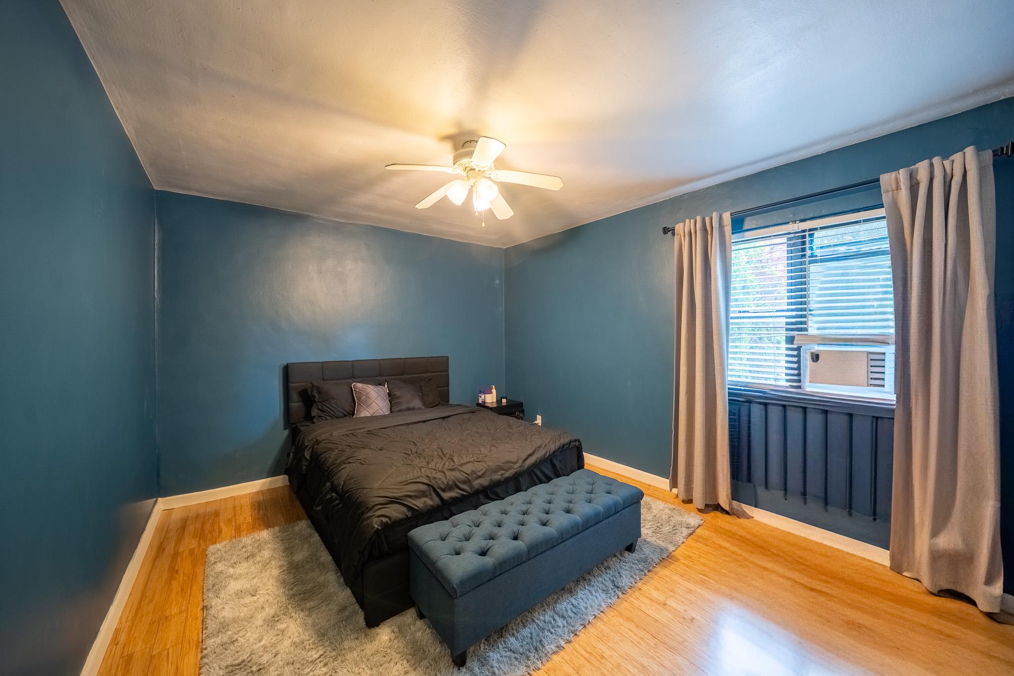 #7 photo, 218-12 73rd Avenue, Oakland Gardens , NY 11364