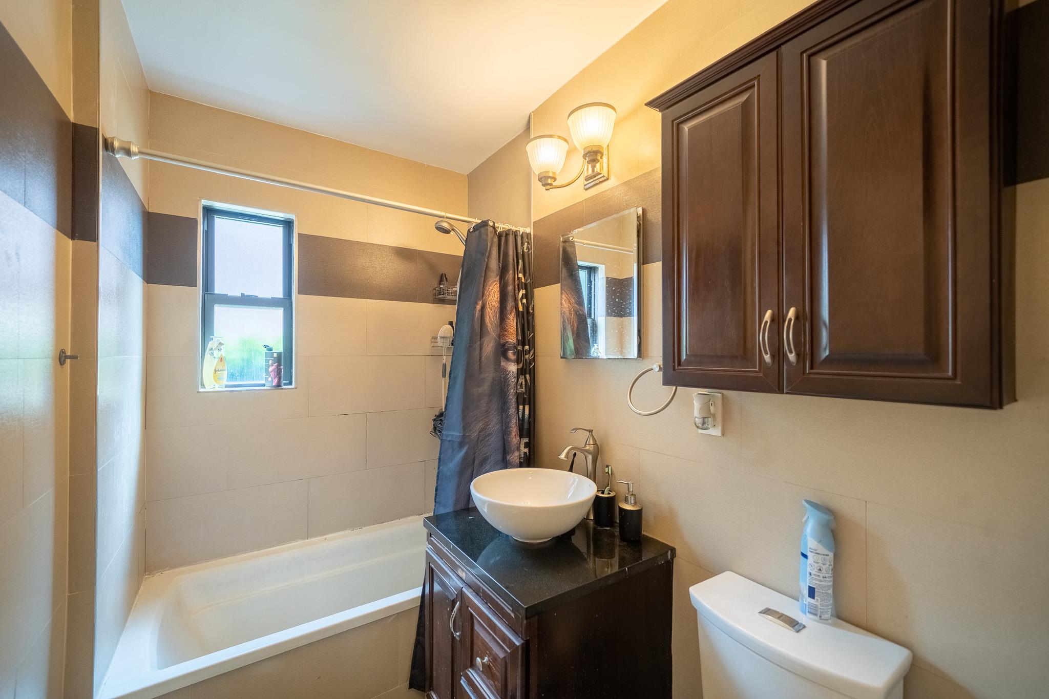 #8 photo, 218-12 73rd Avenue, Oakland Gardens , NY 11364