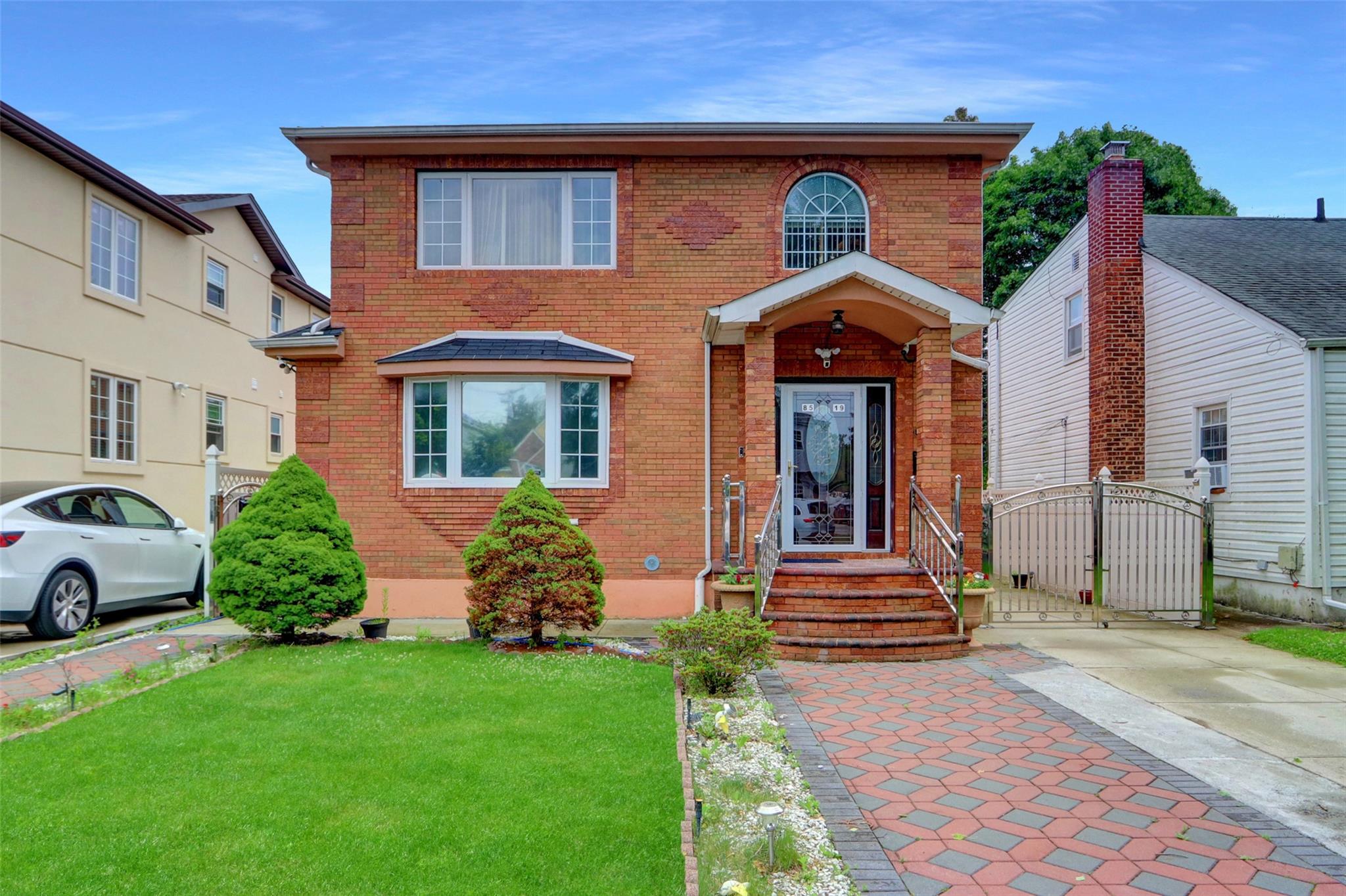 #1 photo, 85-19 239th Street, كوينز Bellerose , NY 11426