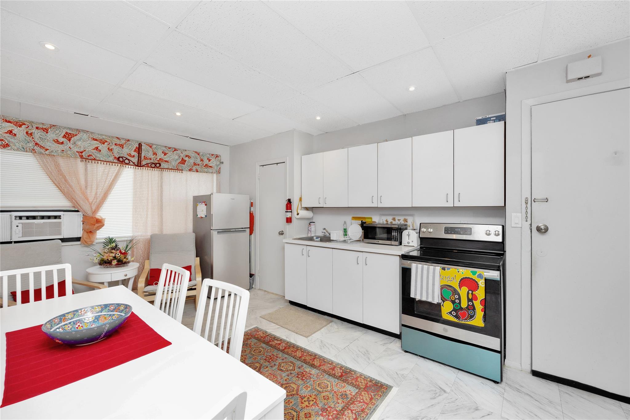 #4 photo, 626 Merrick Road, ナッソー郡 Lynbrook , NY 11563