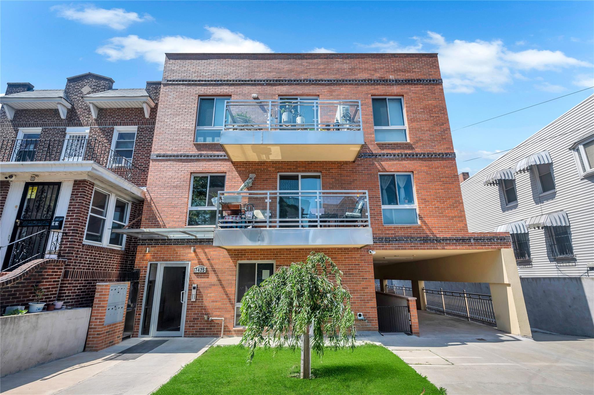 #1 photo, 7425 43rd Avenue, クイーンズ区 Elmhurst , NY 11373