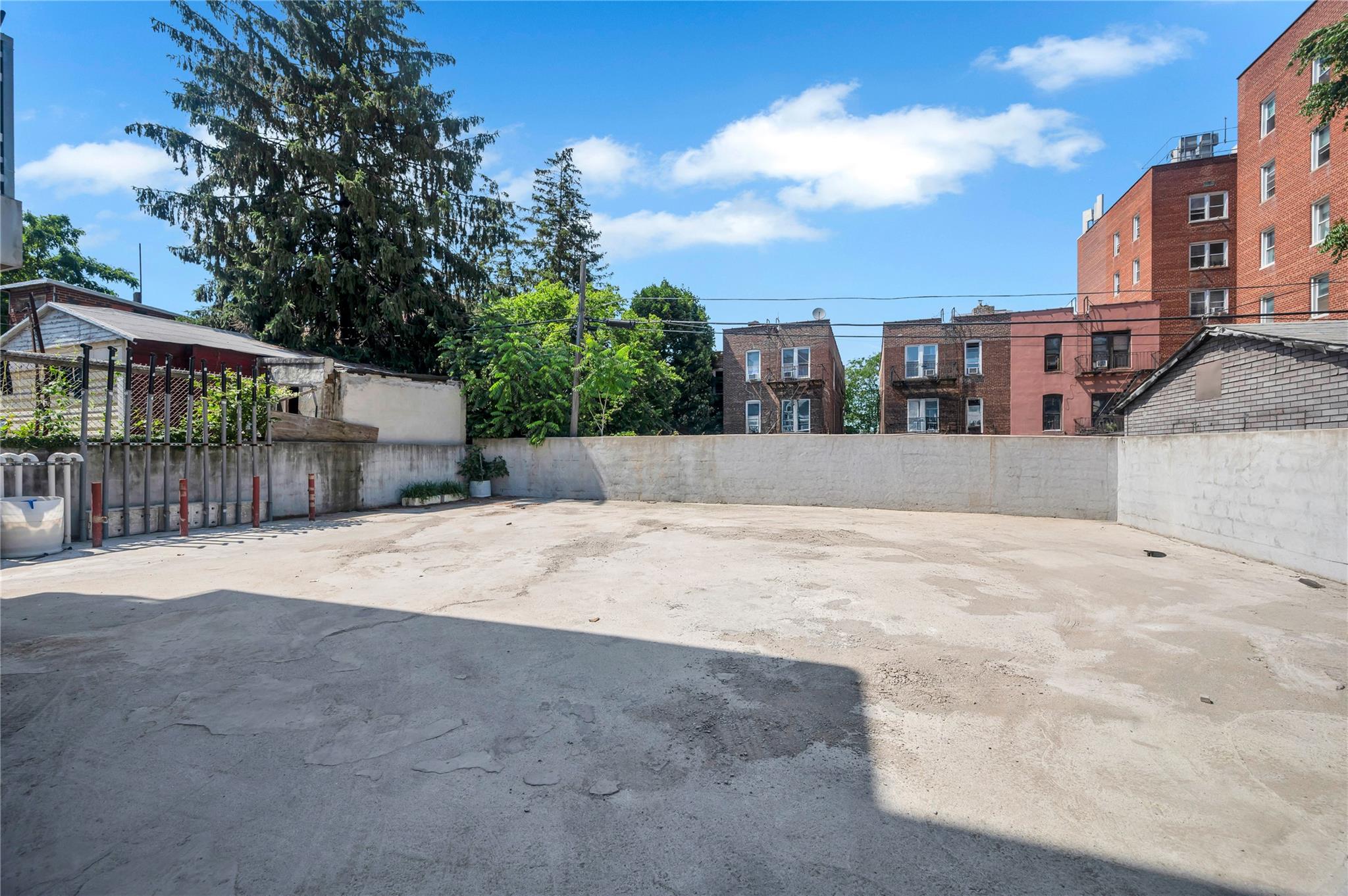 #3 photo, 7425 43rd Avenue, クイーンズ区 Elmhurst , NY 11373