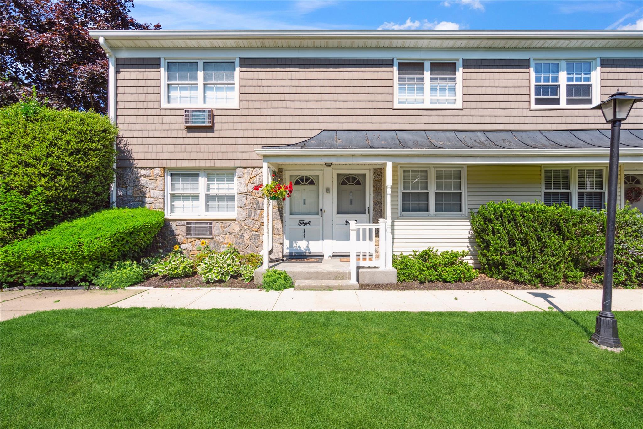 #1 photo, 4428 Wilshire Lane, 東長島 Oakdale , NY 11769