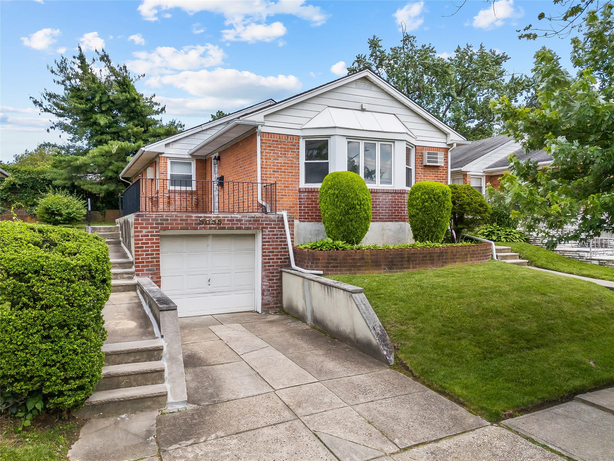 #1 photo, 50-55 Cloverdale Boulevard, 皇后區 貝塞 Bayside , NY 11364