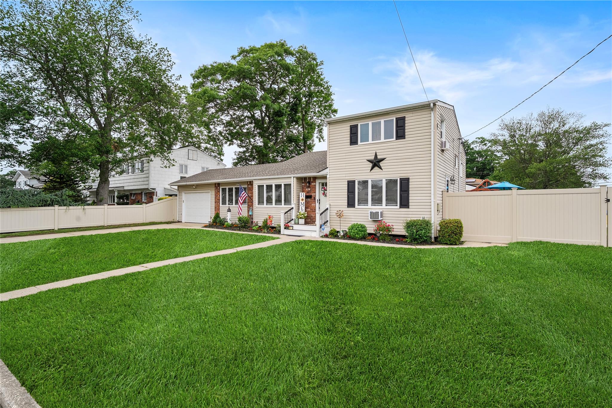 #1 photo, 337 W 17th Street, 東長島 鹿园 Deer Park , NY 11729