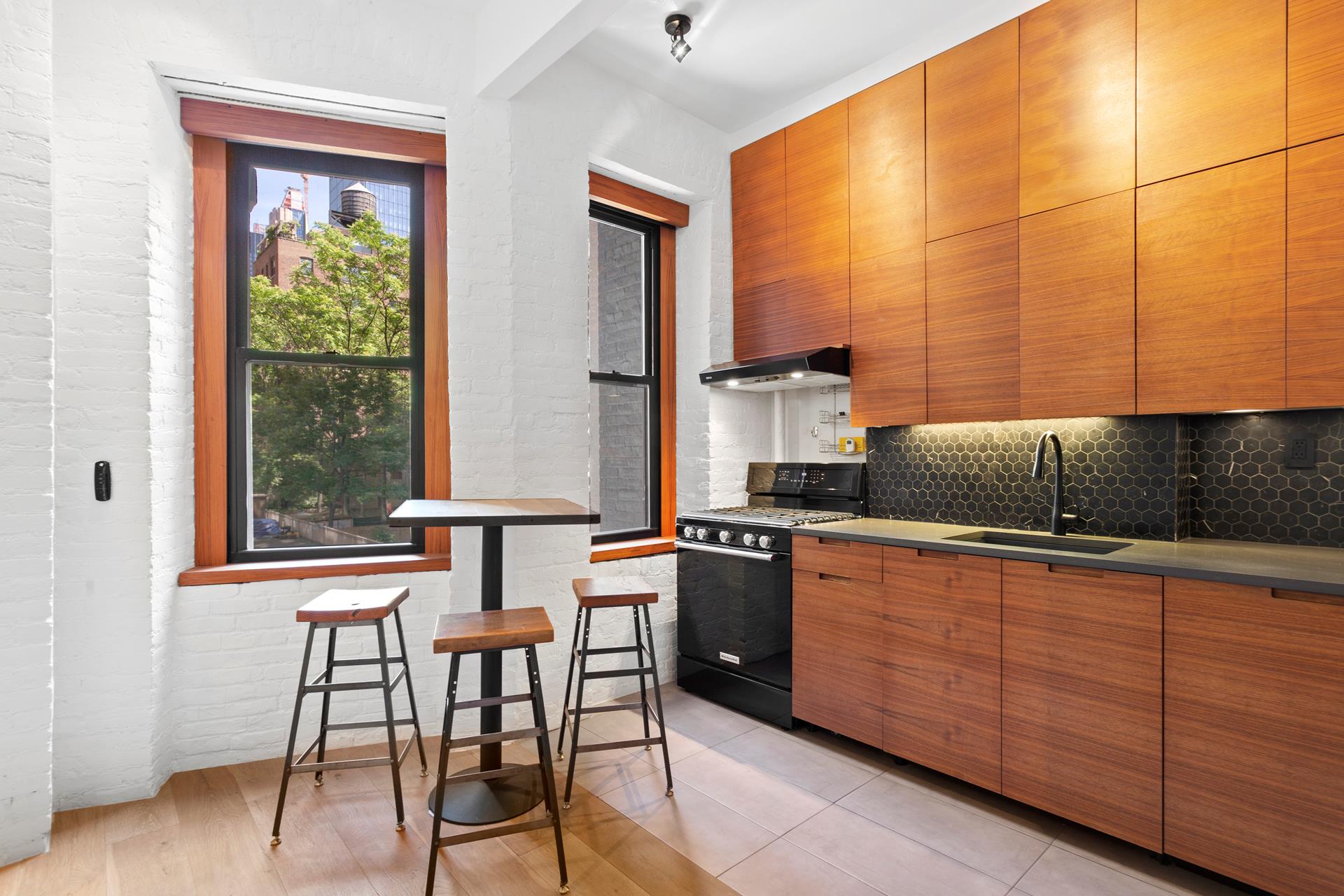 #1 photo, 342 W 56TH Street, 曼哈頓 中城西区 Hells Kitchen , NY 10019