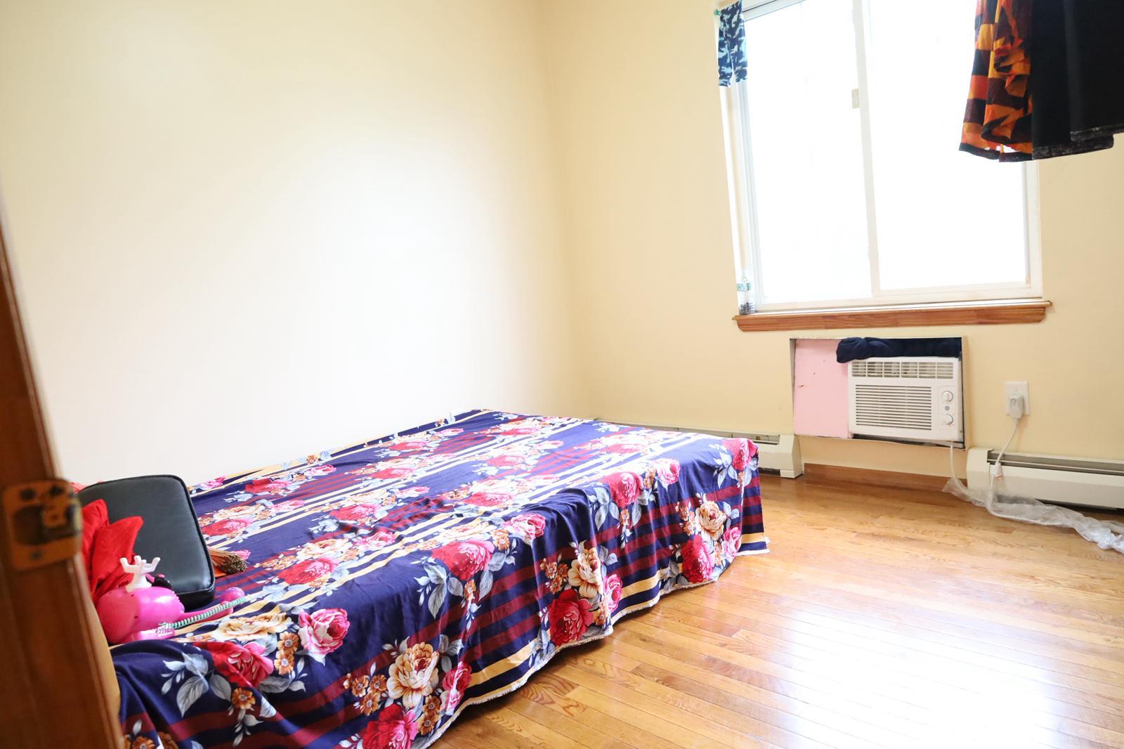 #5 photo, 572 GLENMORE AVENUE, 布鲁克林 Brooklyn , NY 11207