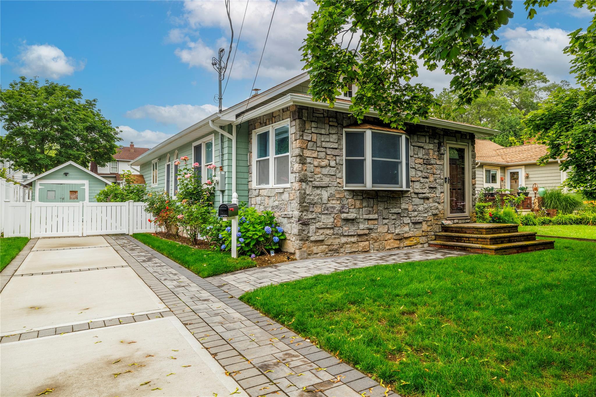#1 photo, 424 Albermarle Avenue, 長島 Bellmore , NY 11710