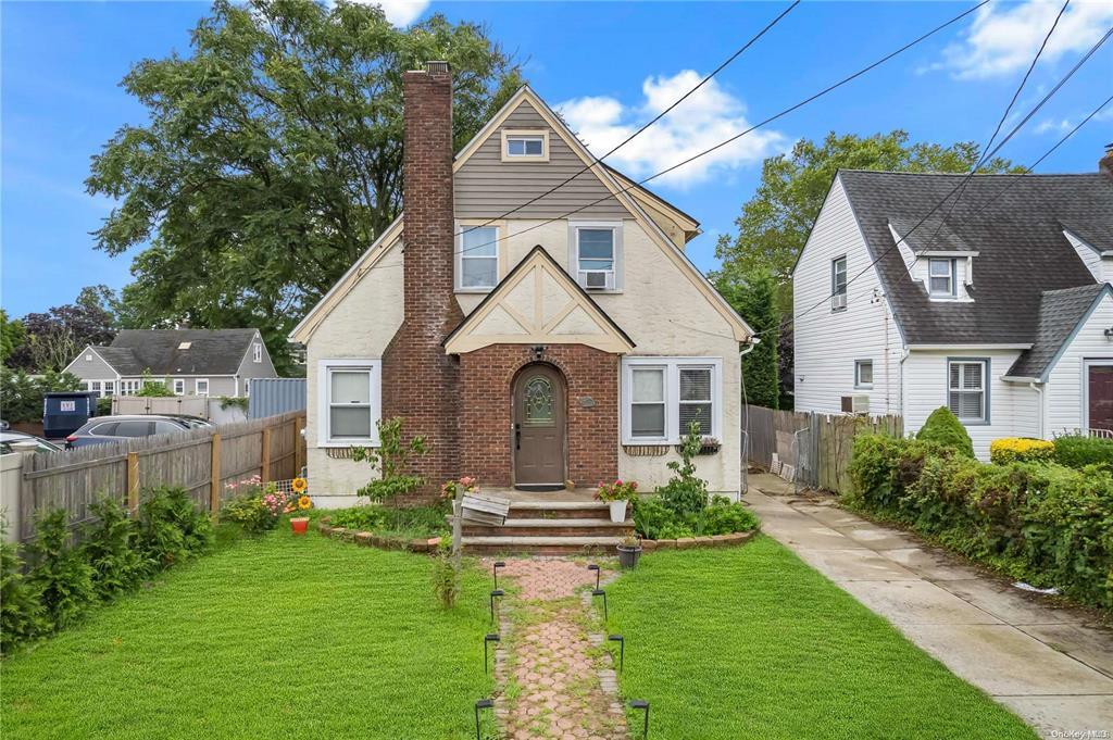 #1 photo, 98 Lawrence Avenue, Lynbrook , NY 11563