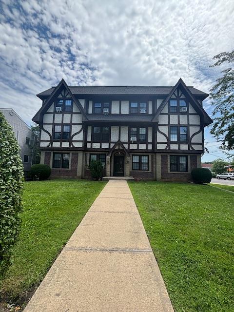 #1 photo, 28 W Neck Road, سوفولك Huntington , NY 11743