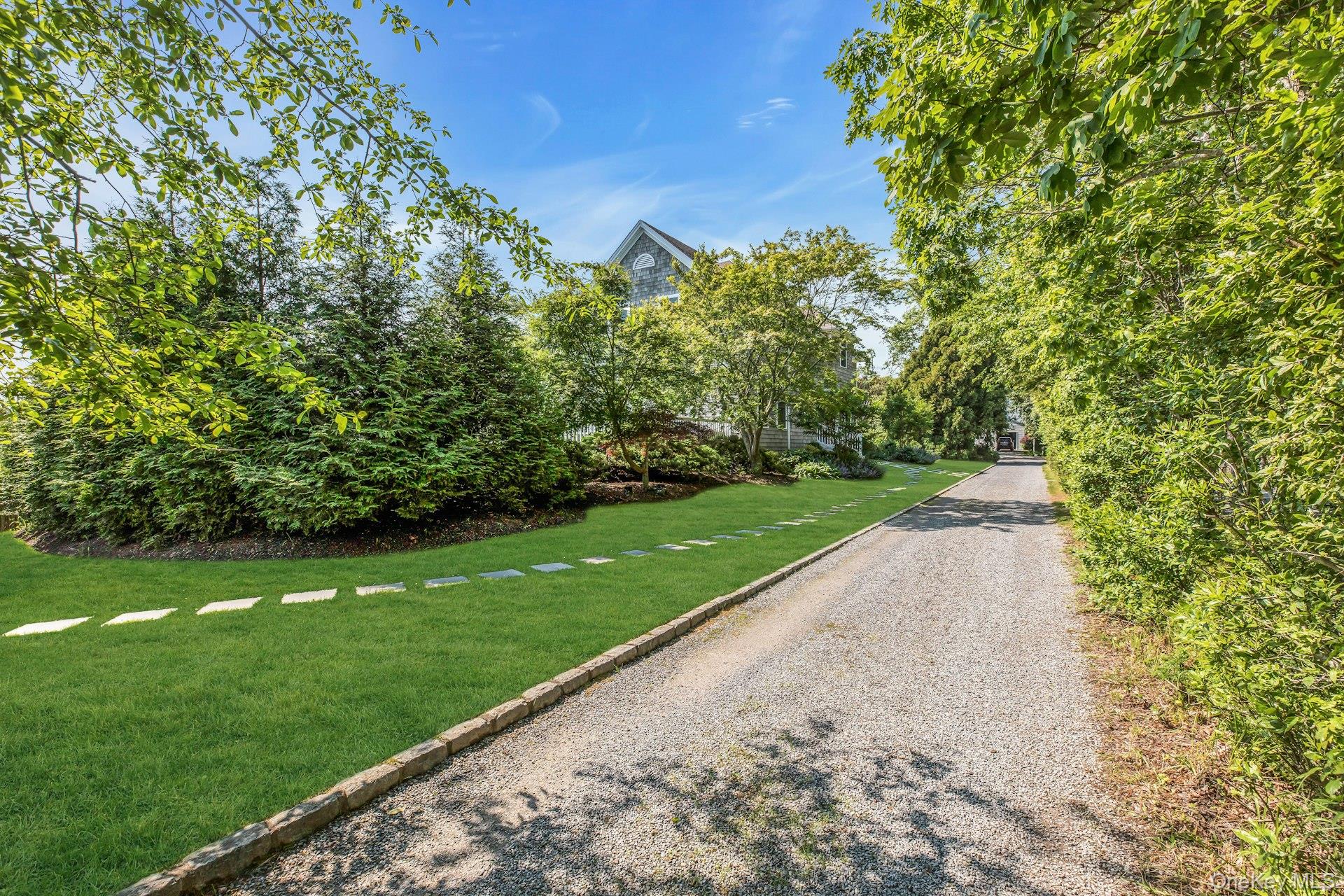 #3 photo, 56 S Country Road, サフォーク郡 Westhampton , NY 11977