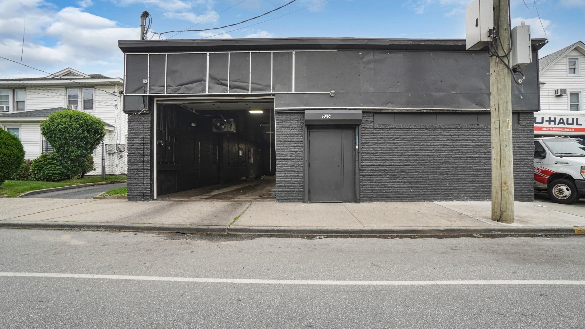 #1 photo, 825 Nassau Road, Uniondale , NY 11553