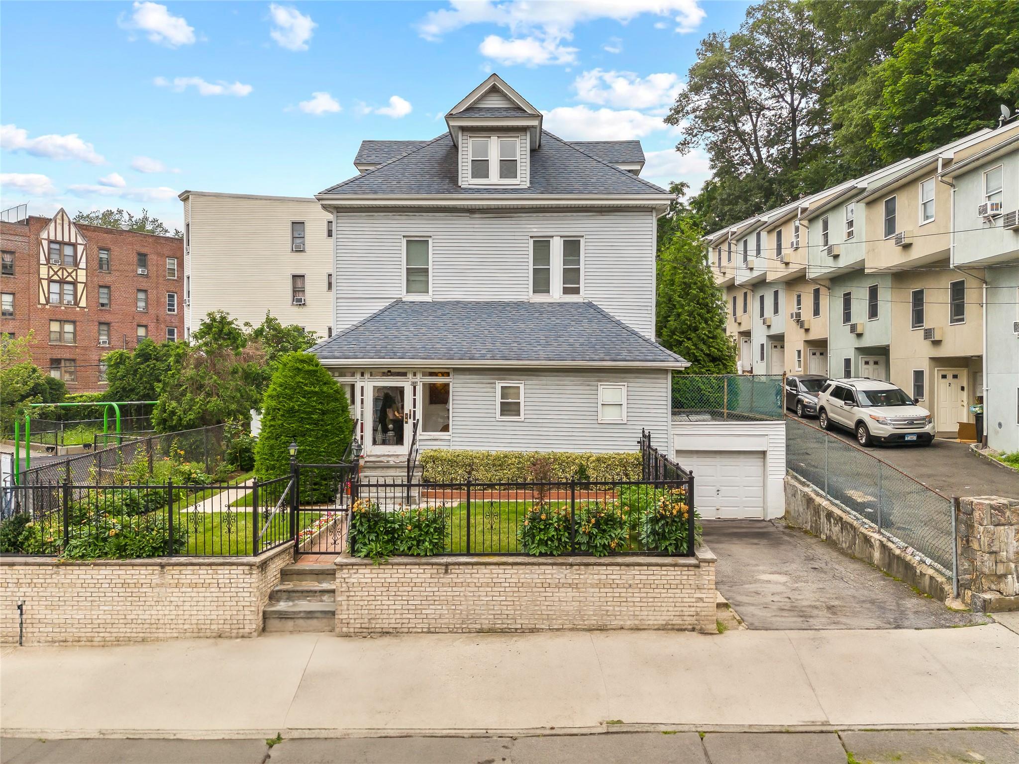 #1 photo, 610 Van Cortlandt Park Avenue, Yonkers , NY 10705