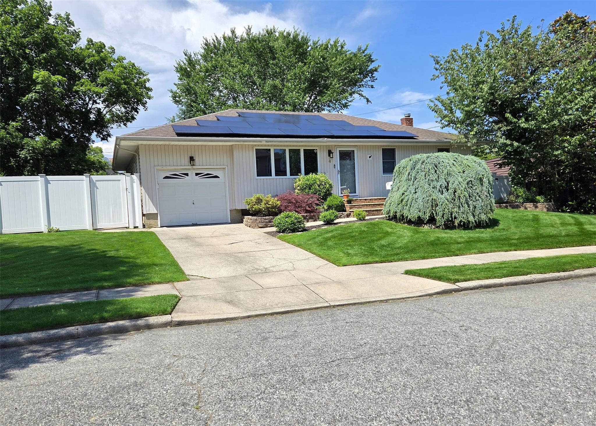 #1 photo, 4 Bowman Lane, 東長島 康马克 Commack , NY 11725