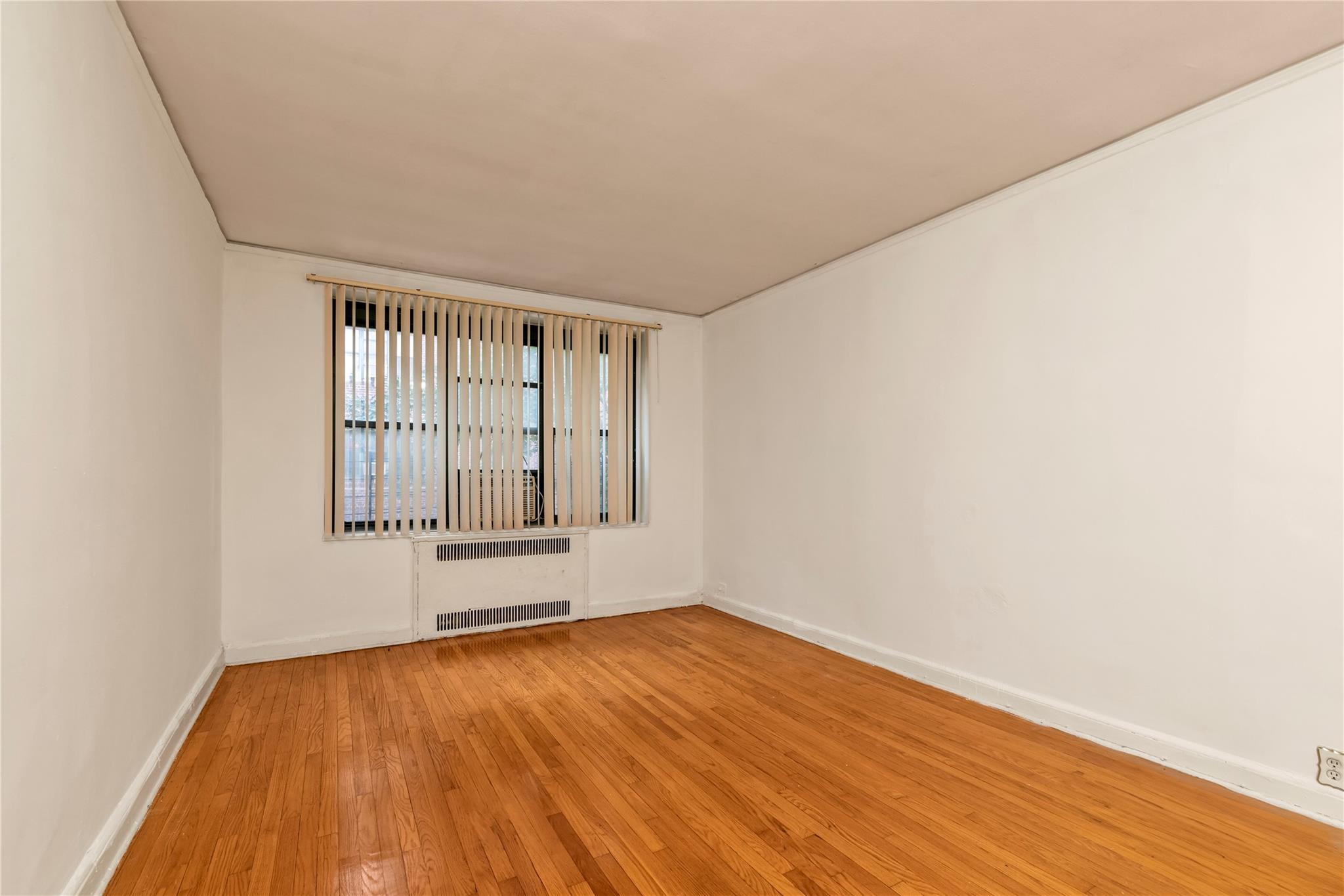 #4 photo, 34-21 78 Street, クイーンズ区 Jackson Heights , NY 11372