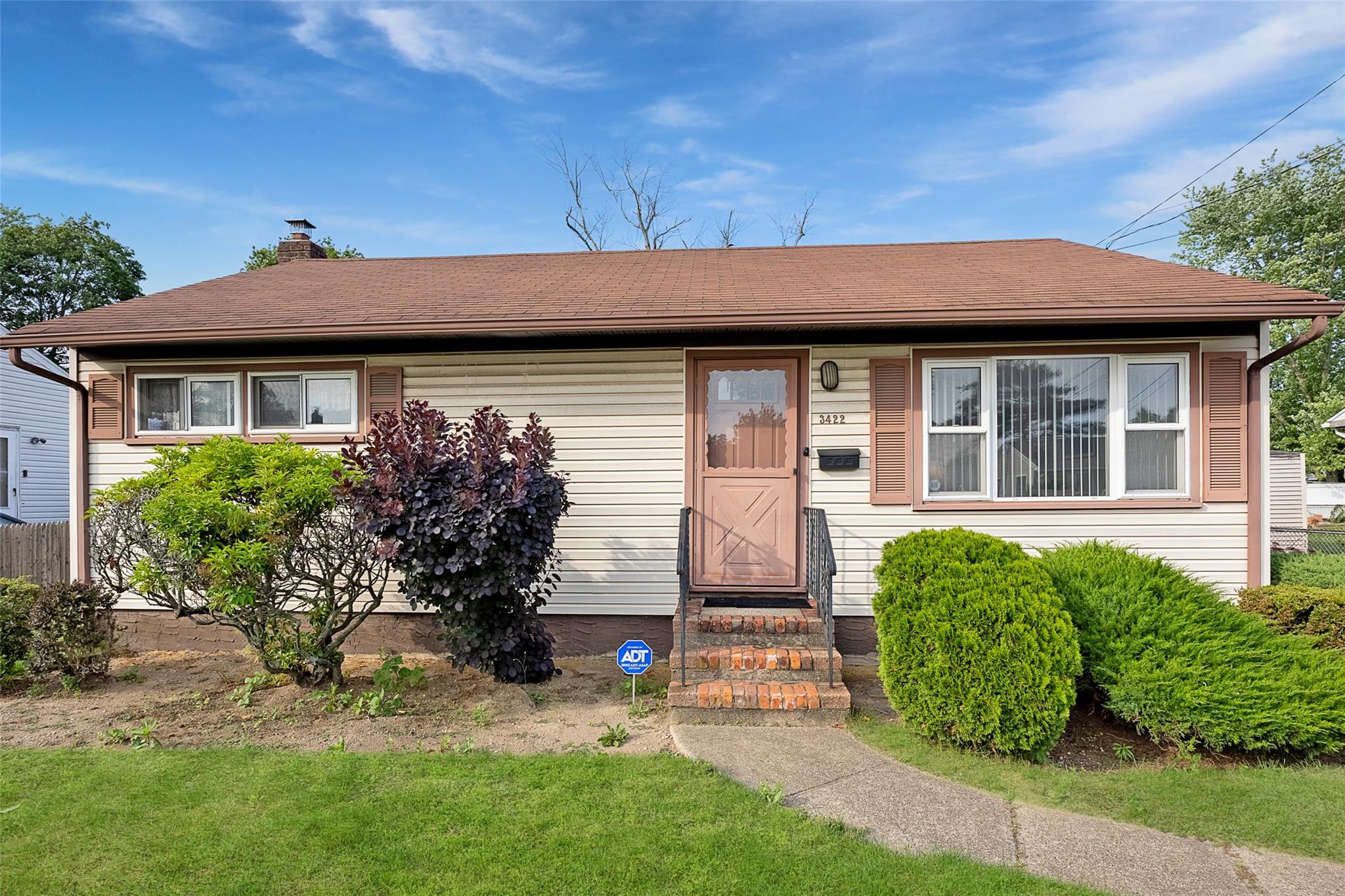 #1 photo, 3422 Great Neck Road, Amityville , NY 11701