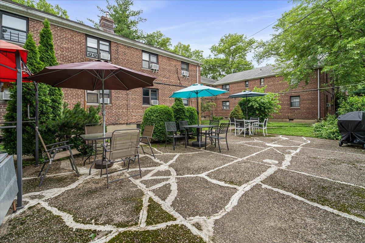 #19 photo, 190-05 39th Avenue, Flushing , NY 11358