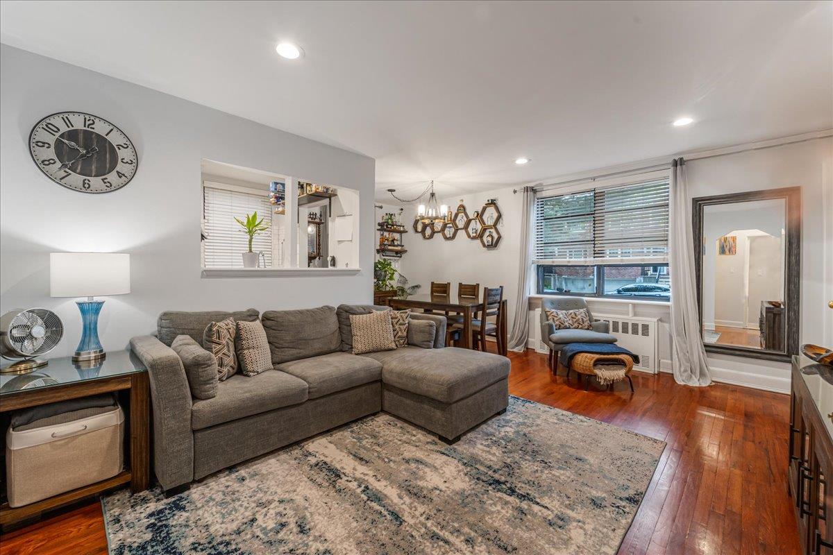 #7 photo, 190-05 39th Avenue, Flushing , NY 11358