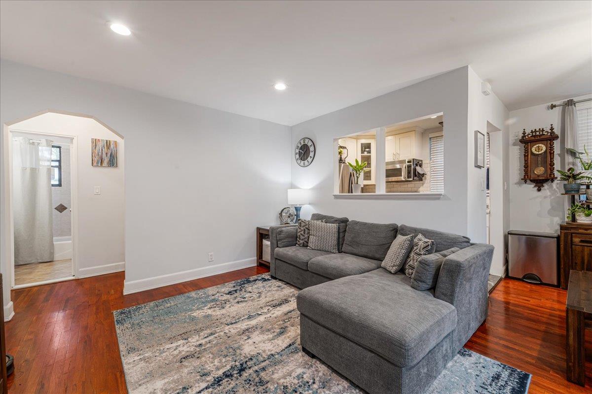 #8 photo, 190-05 39th Avenue, Flushing , NY 11358