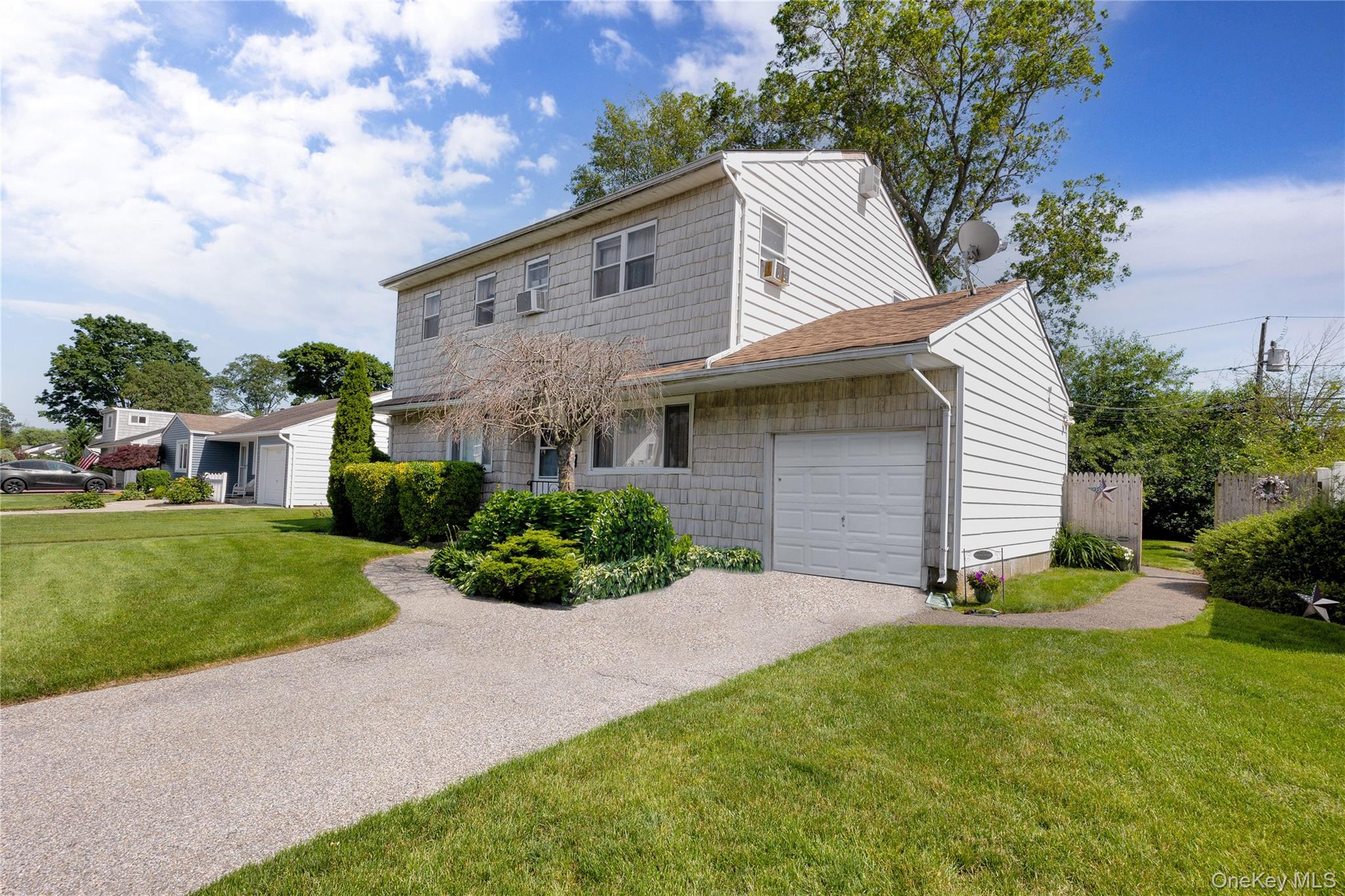 #3 photo, 114 Washington Street, Farmingdale , NY 11735