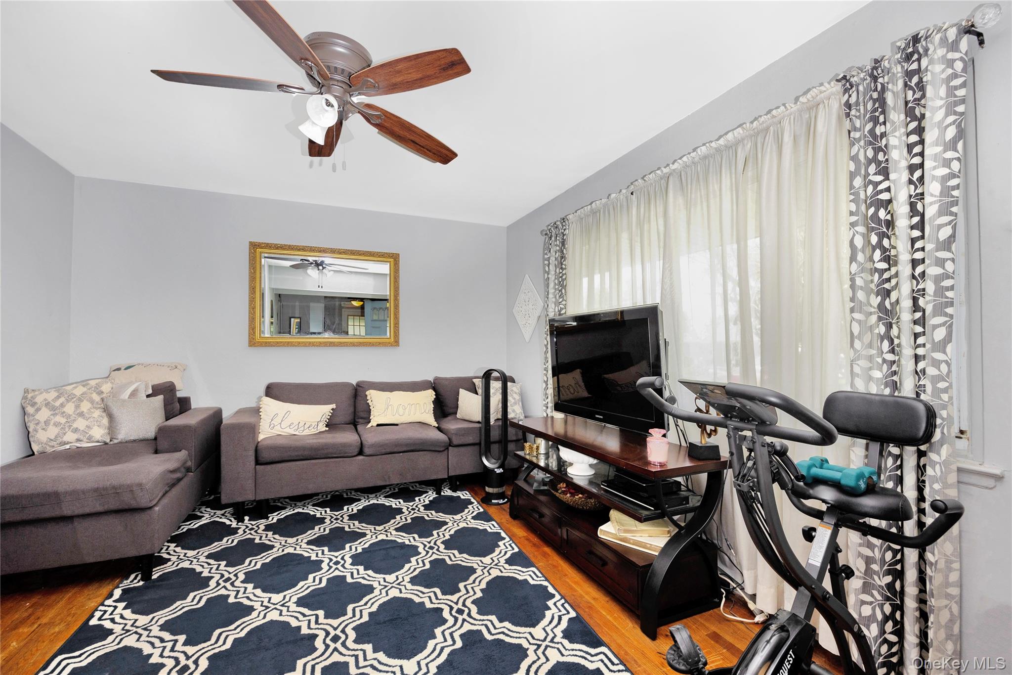 #4 photo, 114 Washington Street, Farmingdale , NY 11735