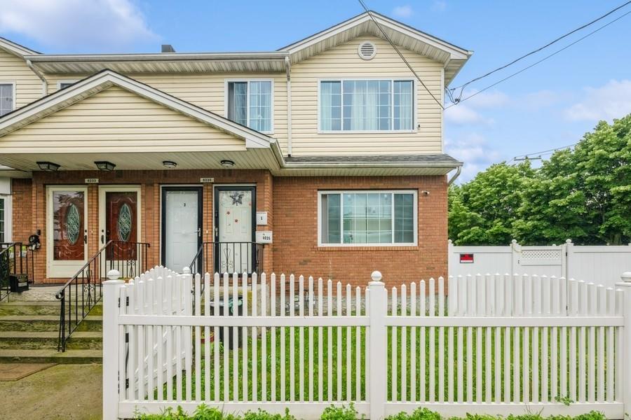 #1 photo, 6235 Almeda Avenue, クイーンズ区 Arverne , NY 11692