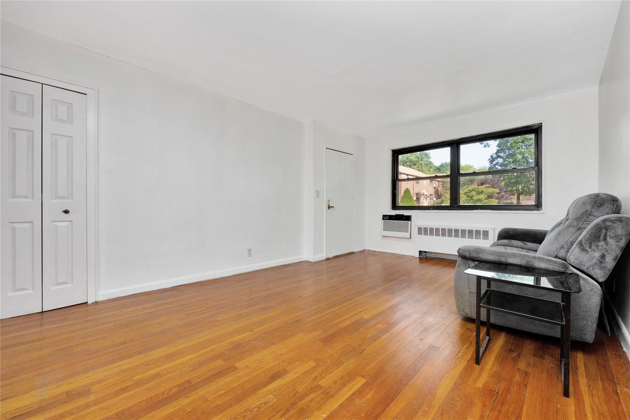 #3 photo, 57-47 246 Crescent, クイーンズ区 Douglaston , NY 11362